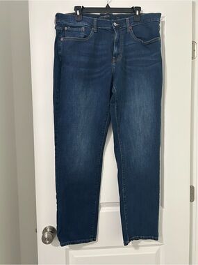 Lucky Brand 410 Athletic Straight Leg Jeans in Dark Blue Wash